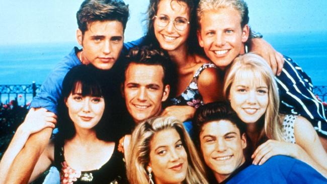 Cast of 'Beverly Hills 90210': Jason Priestley, Shannon Doherty, Luke Perry, Gabrielle Carteris, Tori Spelling, Jenny Garth, Brian Austin Green, Ian Ziering.