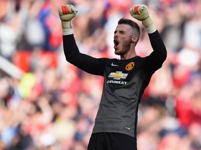 MANCHESTER, ENGLAND - OCTOBER 05: David De Gea of Manchester United celebrates at the end of the Barclays Premier League match between Manchester United and Everton at Old Trafford on October 5, 2014 in Manchester, England. (Photo by Michael Regan/Getty Images)