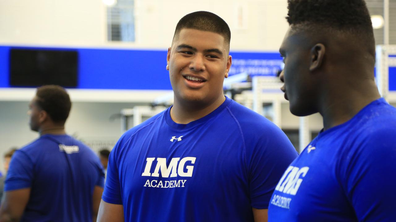 Portrait of IMG Academy offensive tackle Daniel Faalele posing in News  Photo - Getty Images