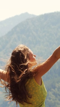 8 ways to be happier now according to a Harvard professor 