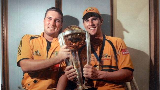 Shaun Tait with his brother, Jarrad, after Australia won the 2007 World Cup.