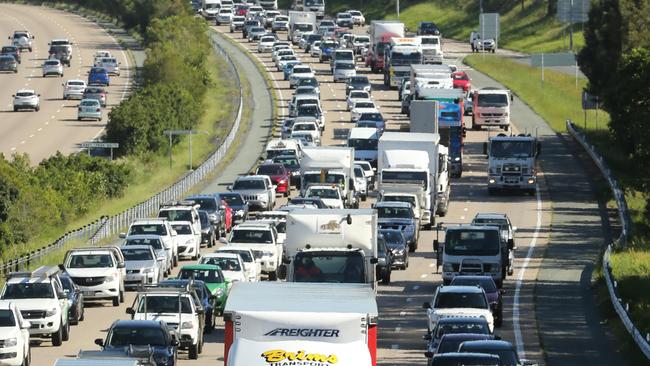 Speed limits fell by 10km/h from Springwood to Gaven today as part of a range of measures to reduce congestion and prevent accidents during the Games. Picture Glenn Hampson.