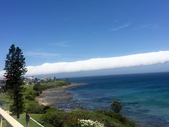 PIC FROM Damien Knox/Caters News - (PICTURED: The mesmerising cloud in Gerroa, New South Wales, Australia. PIC / VIDEO TAKEN ON 29/12/18) - Mesmerising footage of an unbelievable ROLLING CLOUD captured in Australia has enthralled the internet due to its incredibly close proximity to land.The hypnotic video was shot by cloud-enthusiast Damien Knox at his holiday home located in Gerroa, New South Wales, Australia late last month (29 DECEMBER).SEE CATERS COPY