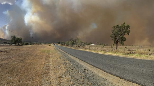 Smoke from the Gracemere fire billows on the horizon. Picture: Sonya Enkelmann.