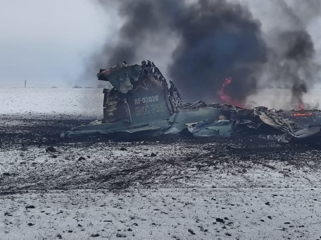 Images captured the wreckage of a Russian Sukhoi Su-25 assault aircraft outside the city of Volnovakha.