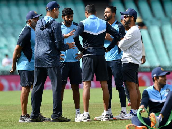 Indian head coach Ravi Shastri speaks to players at the SCG. Picture: AFP