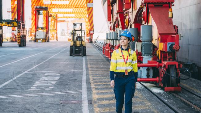 Liz Pinkerton completed Patrick Terminals’ WILpower management cadetship and is now working as national health, safety and environmental (HSE) manager, systems and projects.