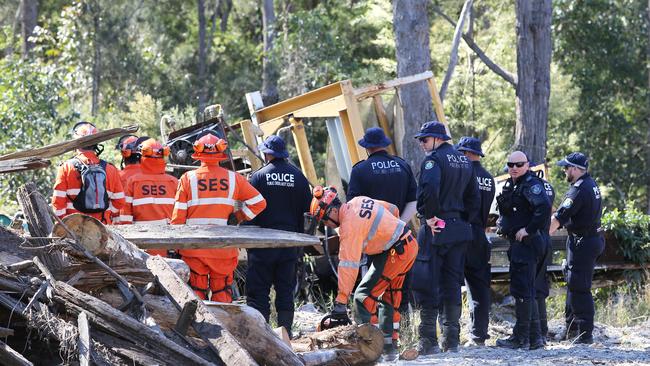 Police and SES members join search for missing William Tyrrell north of Kendall.