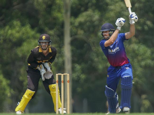 Chris Dew batting for Frankston Peninsula in a Twenty20 Super Slam game. Picture: Valeriu Campan