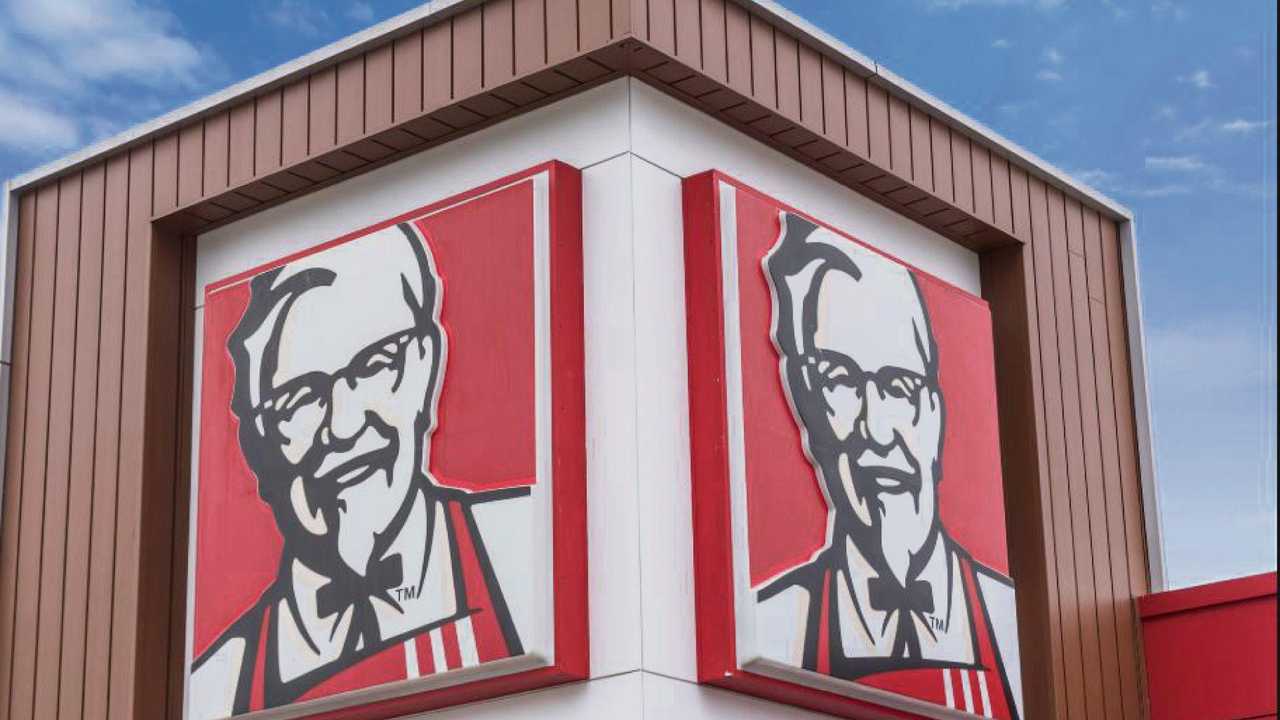 KFC worker suffered third degree burns falling into hot oil | Daily ...