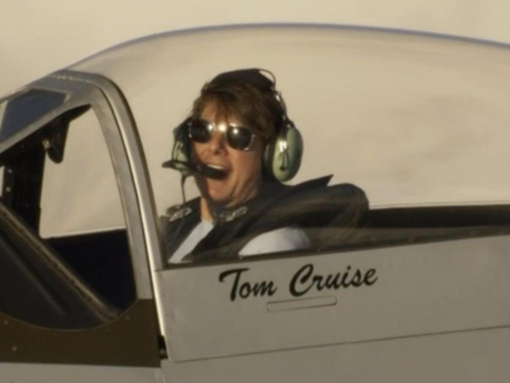 Tom Cruise tells the King he can be his "wingman".