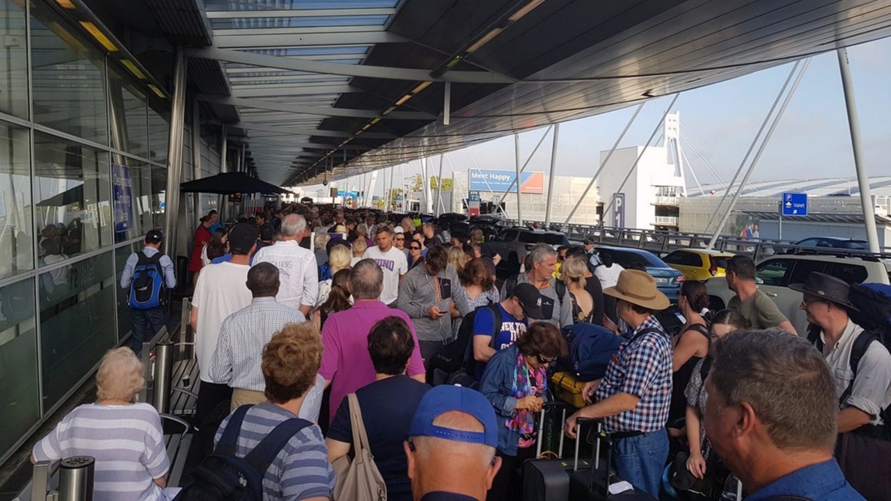 NZ travel ban prompts a scramble at Australian airports