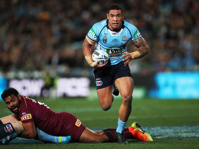 Tyson Frizell makes a break for NSW on the way to score a try during the third State of Origin game at ANZ Stadium last year. Picture. Phil Hillyard