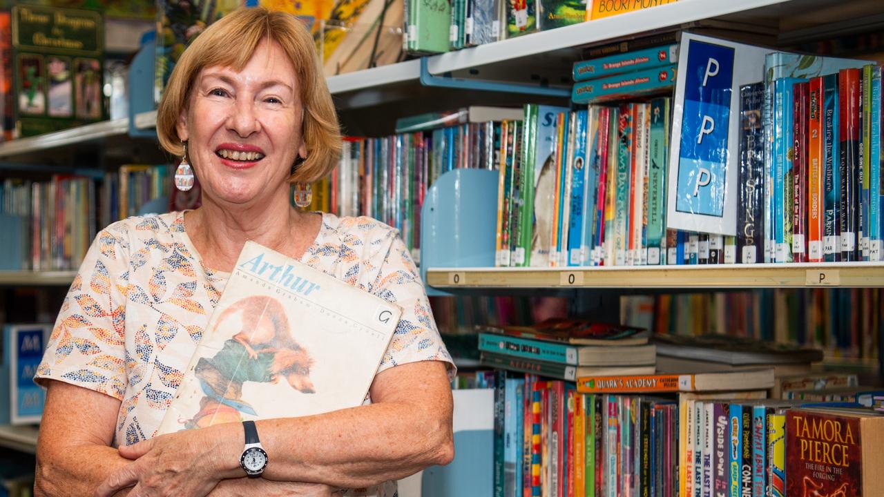 Stuart Park Primary School librarian Kerrie Crowfoot retires | Herald Sun