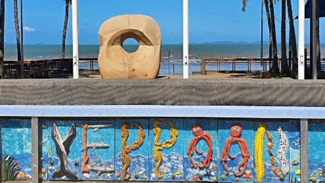 Yeppoon esplanade on Anzac Parade.