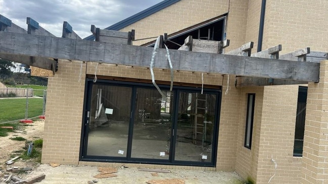 Customers of a collapsed Melbourne building firm have been left without a home and locked in a legal stand off with a prominent luxury builder.