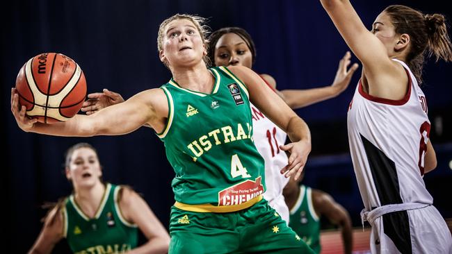 Shyla Heal in action for the Australian junior women's basketball team the Sapphires at the Under-17s World Cup in Minsk. Pic: FIBA