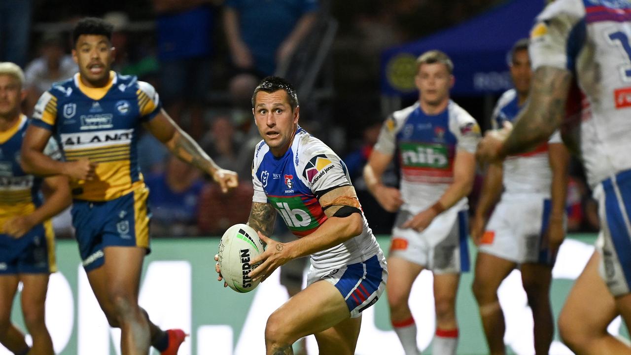 Mitchell Pearce is firing in the Super League.