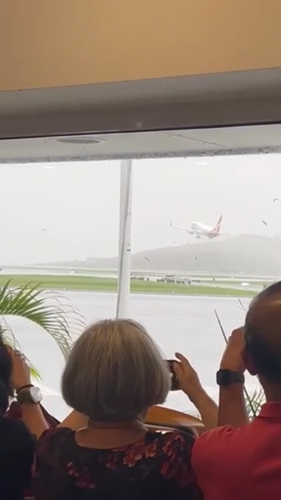 Flight aborts landing on Hamilton Island as Nth Qld floods