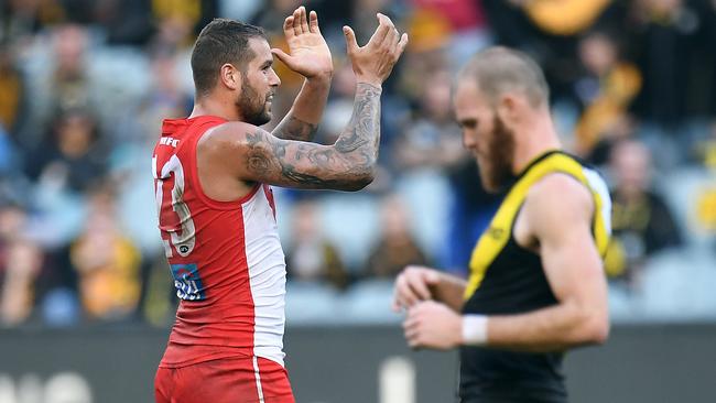 Lance Franklin celebrates Sydney’s win after the siren.