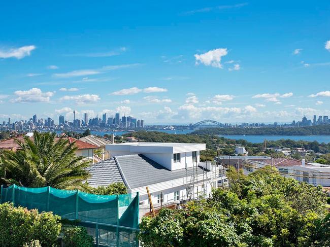 Theo Alexakis brought civil court proceedings against the sellers of the home on Kings Rd, Vaucluse, This is the view he thought he was buying.