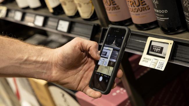 Australia’s leading liquor retailer Dan Murphy’s has finalised its rollout of Electronic Shelf Labels (ESL), which will see all 273 branded stores fitted with the innovative technology by the end of this month.