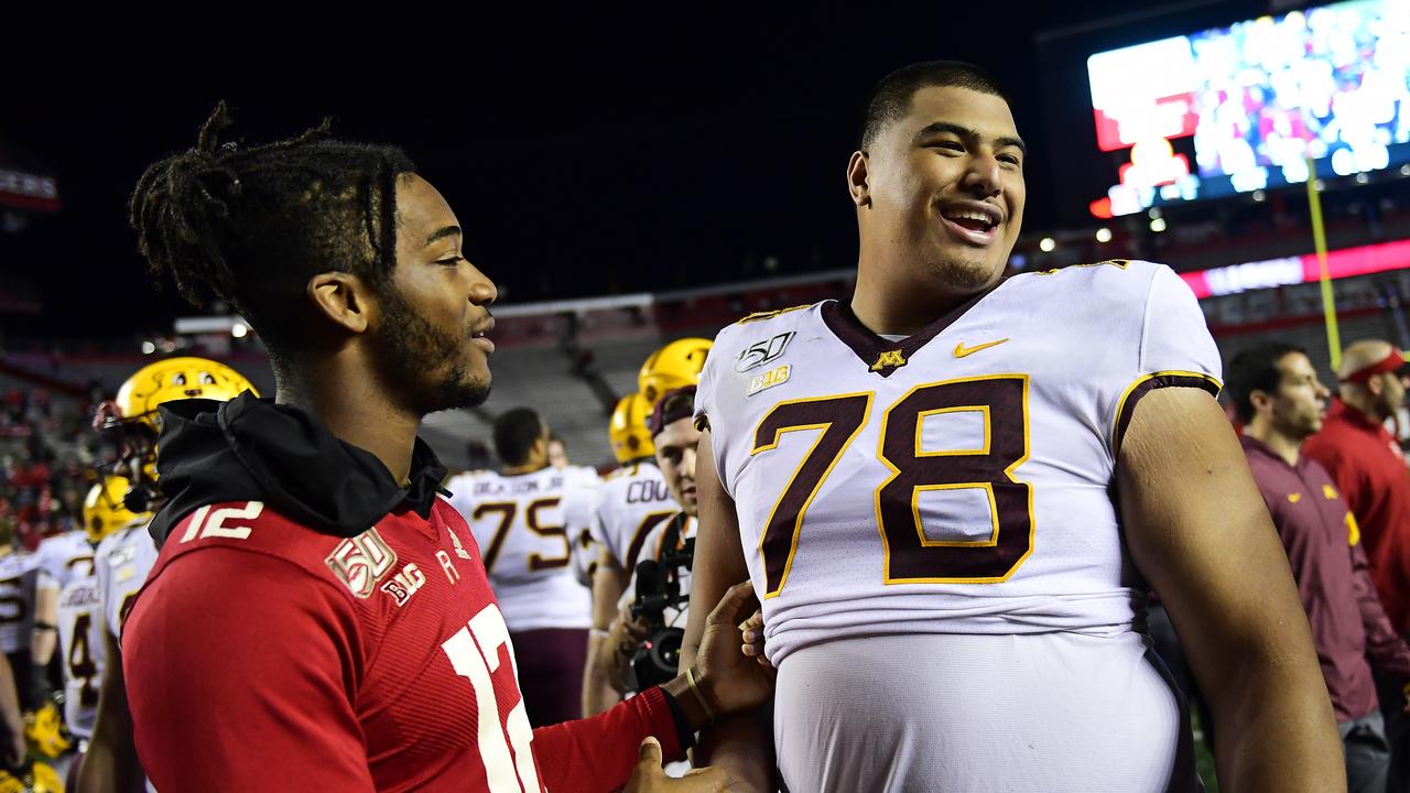 Portrait of IMG Academy offensive tackle Daniel Faalele posing in News  Photo - Getty Images