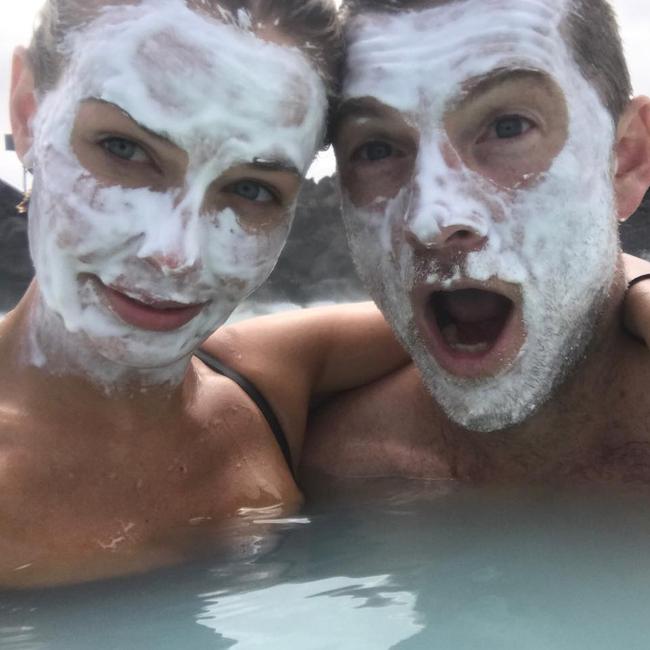 Lara Worthington and husband Sam give each other a facial... 