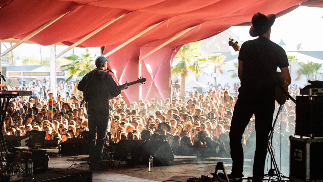 Tourists head to Mundi Mundi Bash music festival