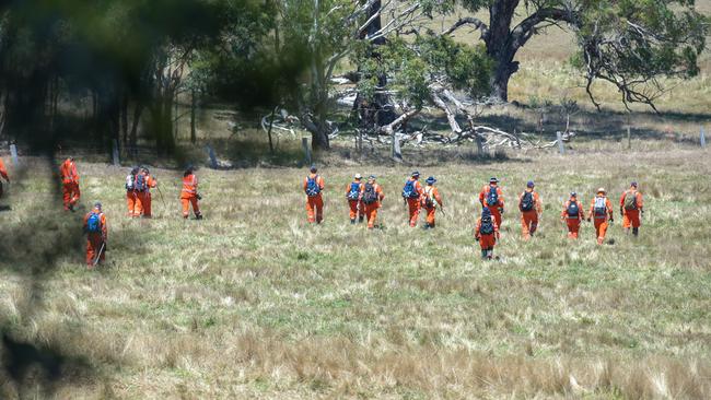 SES volunteers fan out to search for Samantha Murphy in Buninyong, Victoria. Picture: NCA NewsWire / Ian Wilson