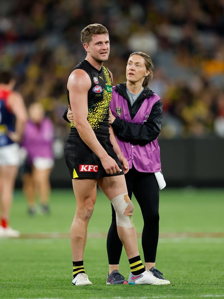 Jacob Hopper has been subbed out. (Photo by Dylan Burns/AFL Photos via Getty Images)