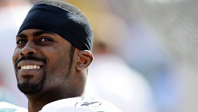 Michael Vick admits to owning pet dog