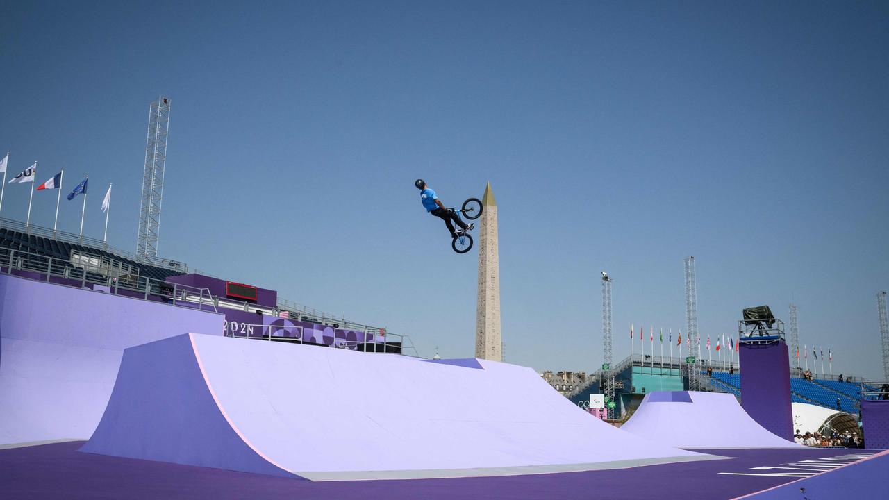 Argentina's Jose Torres Gil rides the obelisk. Photo by JEFF PACHOUD / AFP.