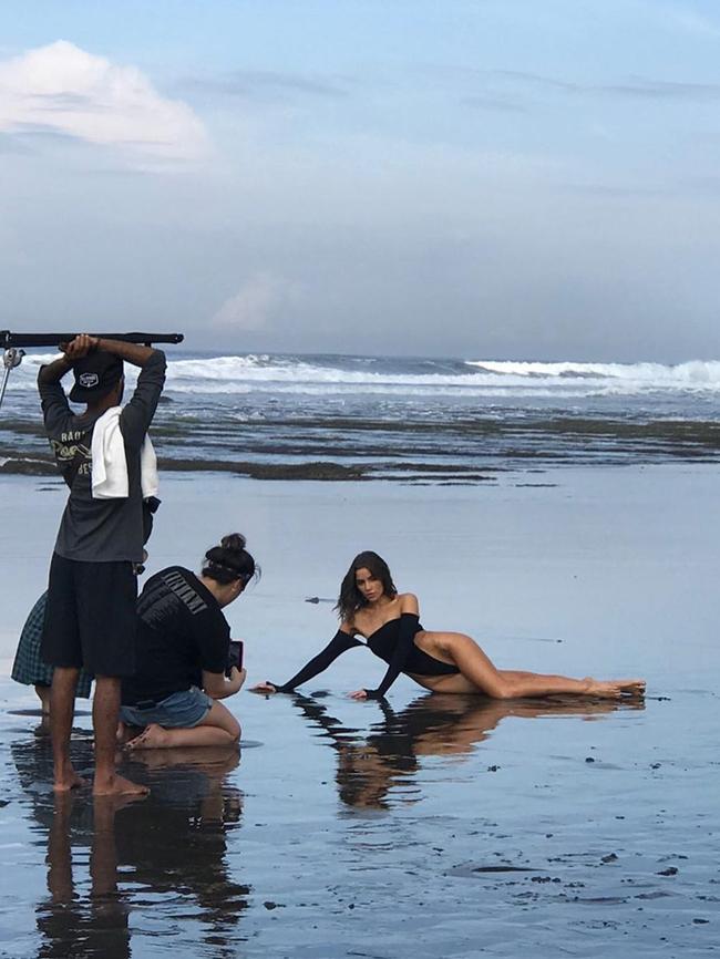 Photographer YuTsai is the man behind the camera for the photo shoot that took place on a beach in Bali.