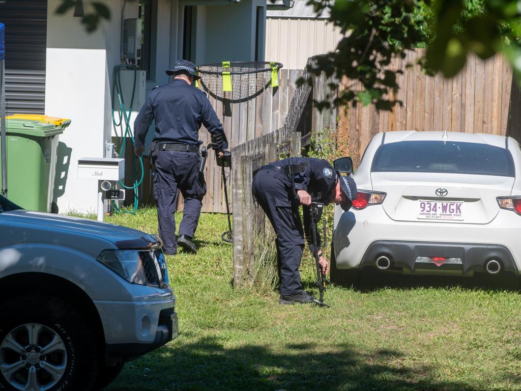 Police search the scene of Robb Pl, South Mackay. Picture: Michaela Harlow