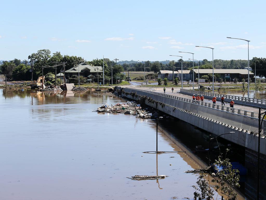 The Windsor Bridge in northwest Sydney has begun to resurface. Picture: Tim Hunter.