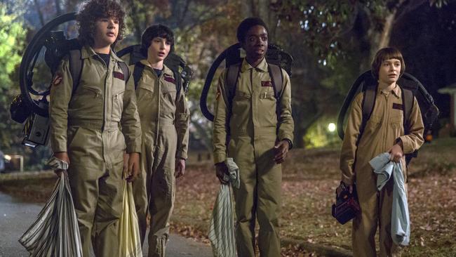 The boys wear nothing but Ghostbusters costumes this episode. But they look good.