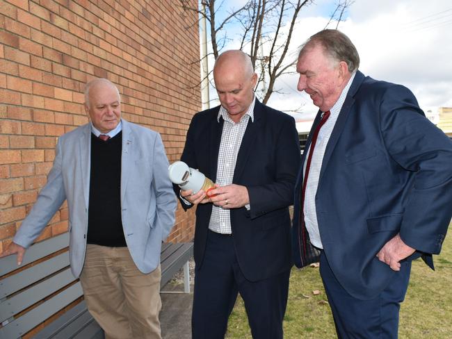 Southern Downs mayor Vic Pennisi, Minister for Water the Hon Glenn Butcher and councillor Stephen Tancred during smart water meter consultation in Stanthorpe. Photo: Southern Downs Regional Council.