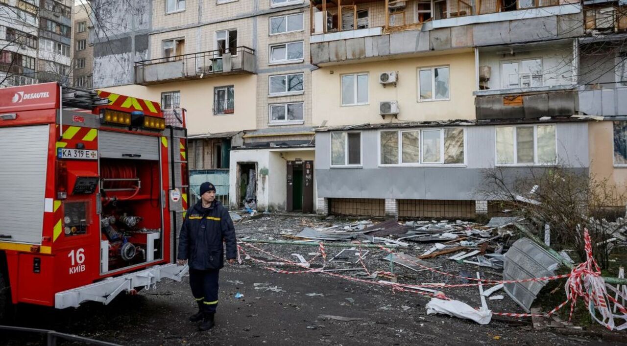 Ukraine war: Three killed in Russian drone attack on Kyiv ahead of ceasefire talks