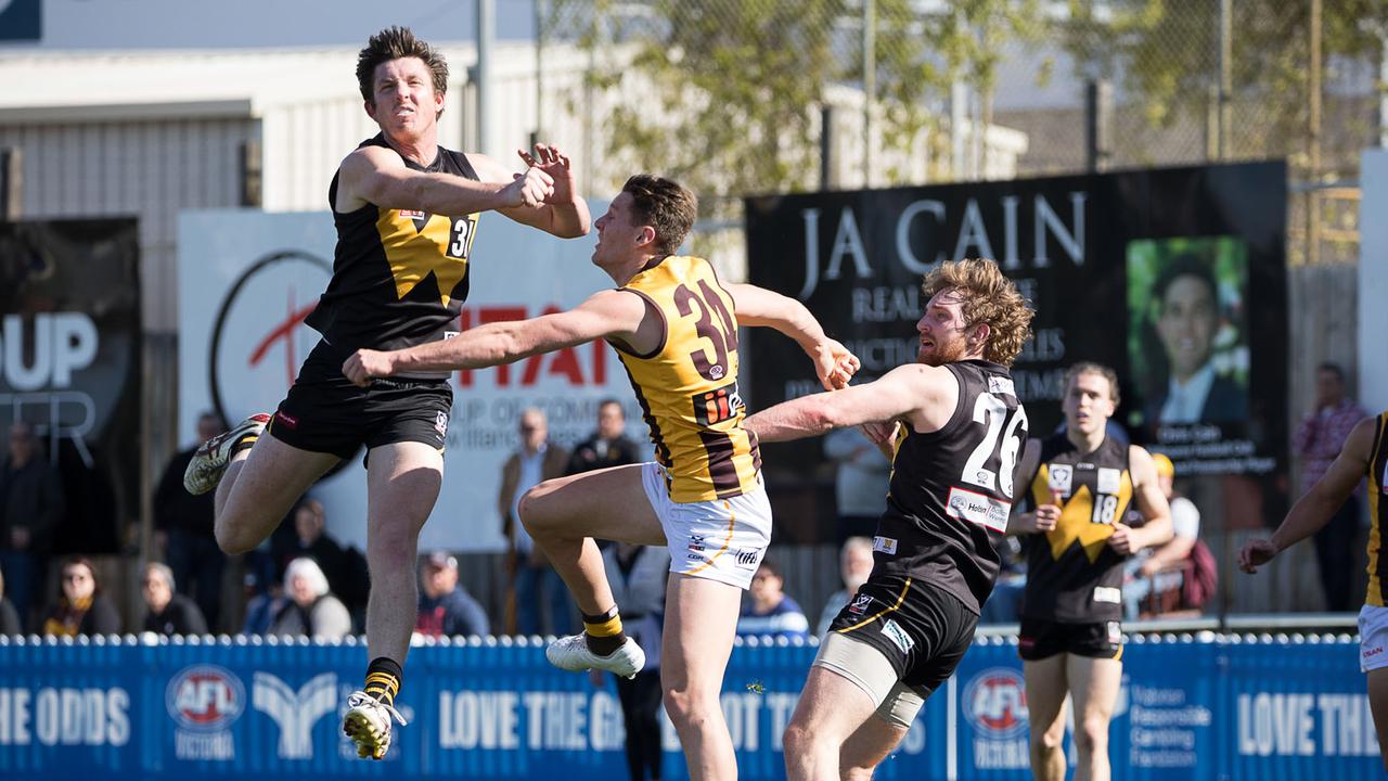 Mark Choco Williams helps ex Norwood ruckman Angus Clarke in VFL | The ...