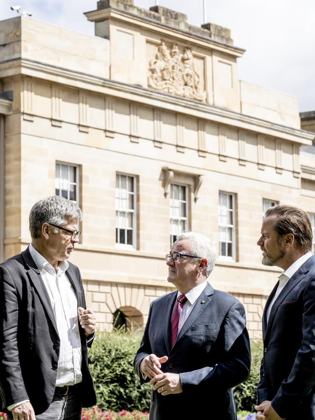 1 of 3 Hobart Parliament Lawns. Andrew Wilkie MP, Hobart-based human rights lawyer, Greg Barns SC, and Australian Greens Senator, Peter Whish-Wilson discuss Julian Assange. Photograph Eddie Safarik