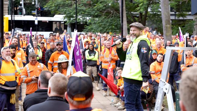 Jade Ingham speaks to CFMEU members during a protest in the Brisbane CBD on Wednesday. Picture: Steve Pohlner