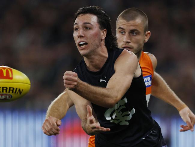 MELBOURNE , AUSTRALIA. April 20 , 2024.  AFL Round 6.  Carlton vs GWS Giants at Marvel Stadium.  Oliver Hollands of the Blues during the 3rd qtr.     . Pic: Michael Klein