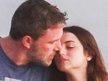 Affleck cozies up to co-star on holiday