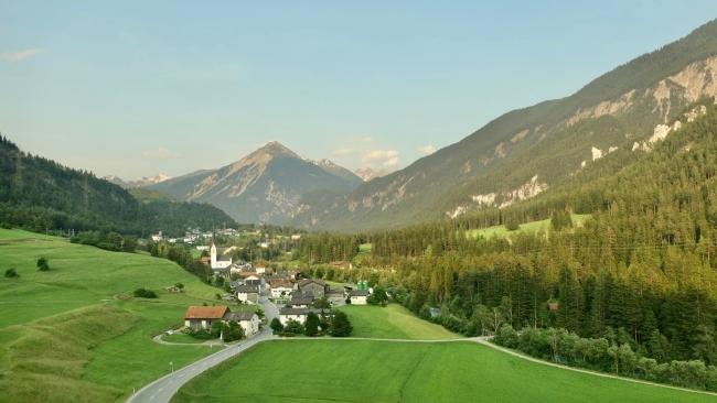 There I was, bound for the smartest hotel in the Swiss Alps, Kulm Hotel, with no clothes but the very summery ones I had on.