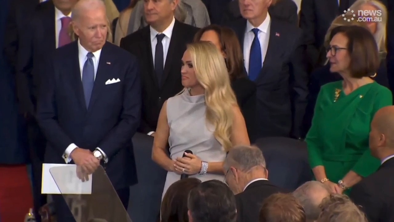 Soundtrack fails during Carrie Underwood's inauguration performance