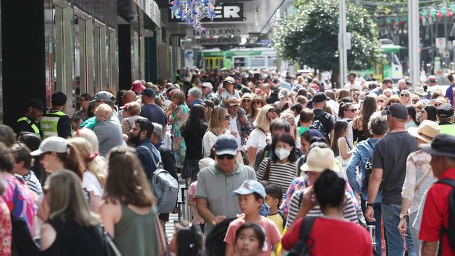 Christmas shopping crowds in Melbourne. Picture: NCA NewsWire / David Crosling