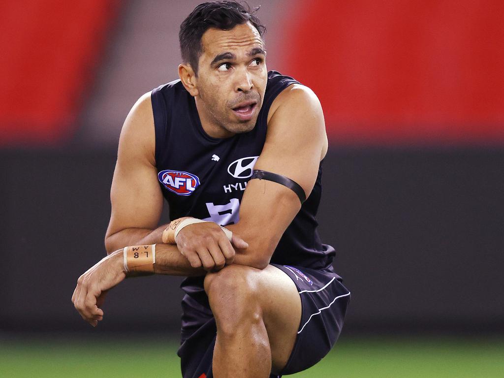 Betts taking a knee for the Black Lives Matter protest before AFL Round 2.