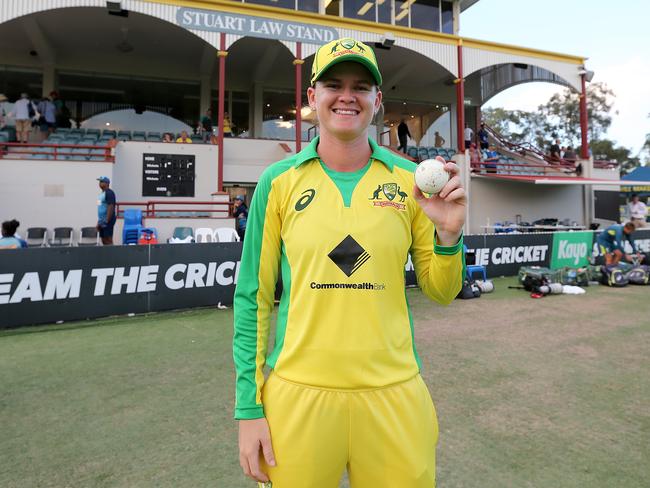 Jess Jonassen poses after taking her 100th wicket. Picture: Jono Searle/Getty Images