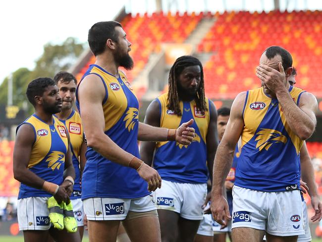 SYDNEY, AUSTRALIA - MAY 23: Shannon Hurn of the Eagles looks dejected at full time during the round 10 AFL match between the Greater Western Sydney Giants and the West Coast Eagles at GIANTS Stadium on May 23, 2021 in Sydney, Australia. (Photo by Jason McCawley/Getty Images)